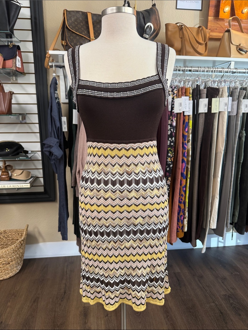 bebe NWT Babydoll Knit Shift Dress in Brown and Gold Size M